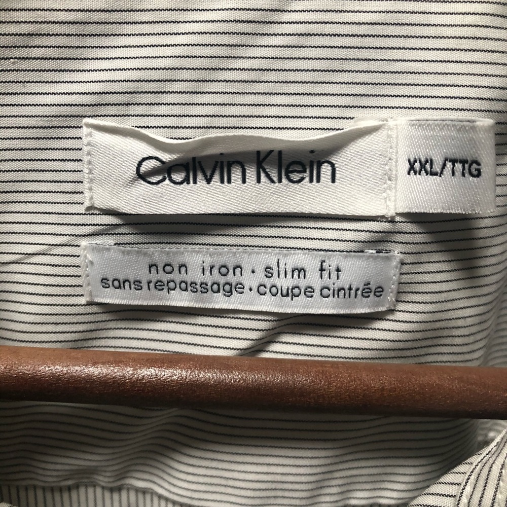 Calvin Klein - Picture 3 of 7